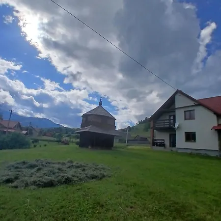 Деревянный коттедж сонячний дім *