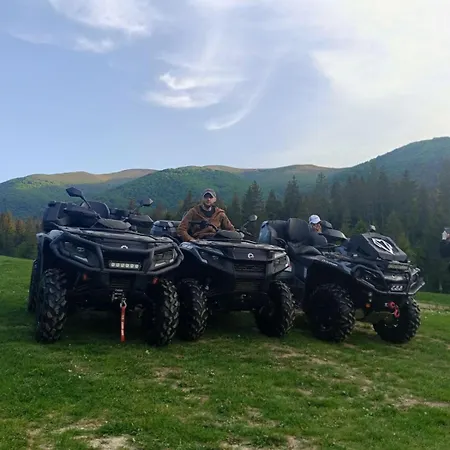 Деревянный коттедж сонячний дім *